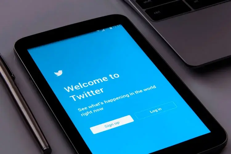 Twitter comienza a bloquear perfiles con contenido para adultos