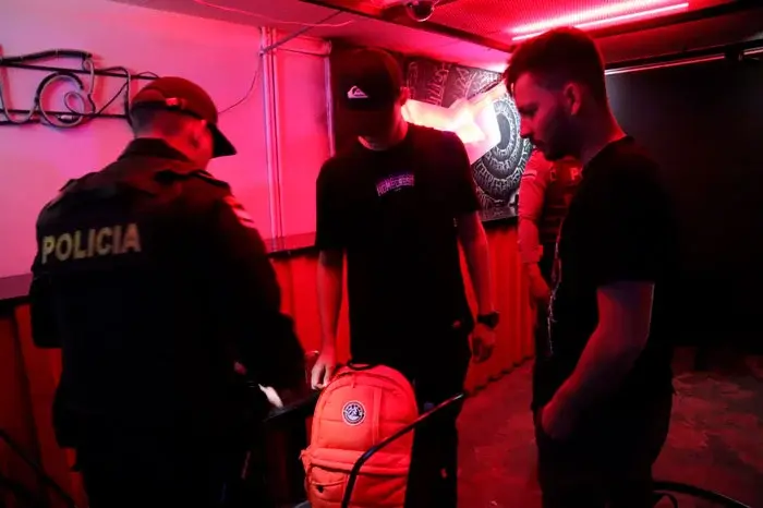 Autoridades cierran estudio webcam en Bucaramanga
