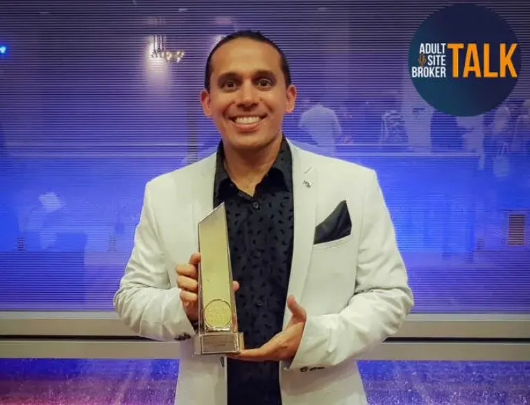 Anthony Rivera de Lalexpo fue invitado al podcast "Adult Site Broker Talk" en Tailandia