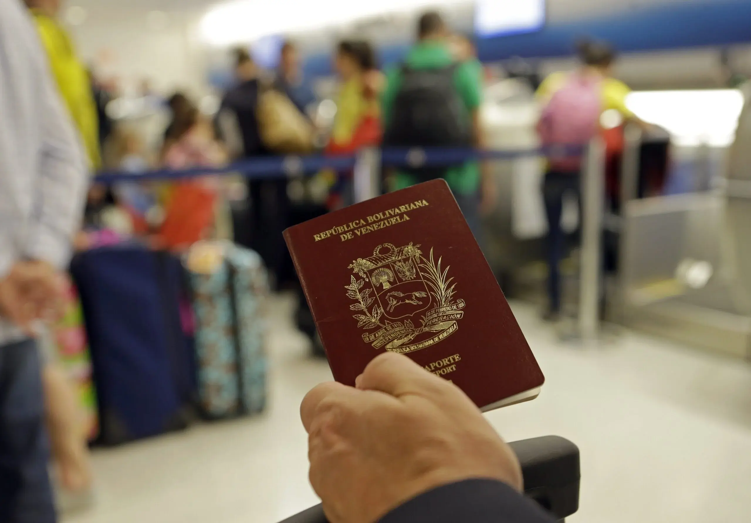 Colombia no exigirá pasaporte vigente a los venezolanos
