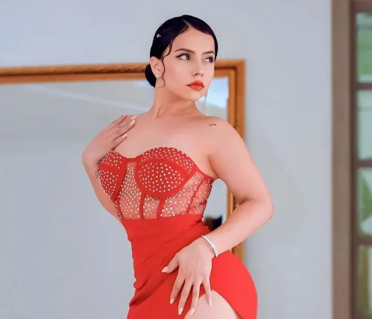Aida Cortés se lanza como cantante
