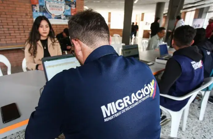 Cancillería: "Venezolanos con más de 5 años en Colombia pueden solicitar visa de residencia"