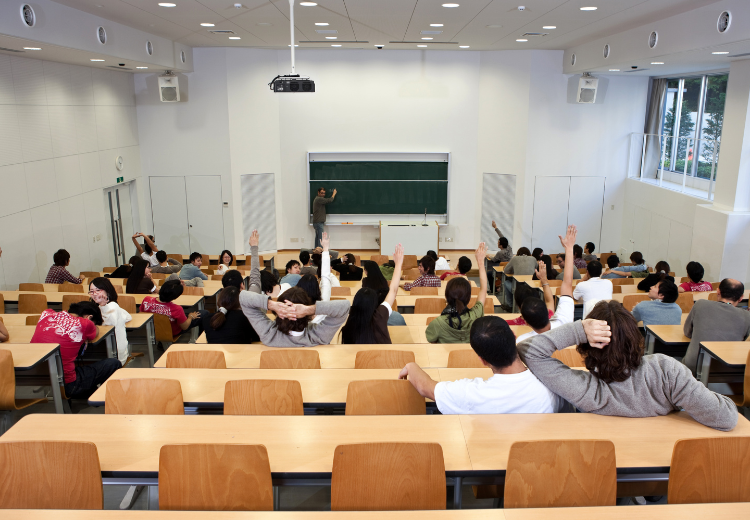 OnlyFans en el campus: la nueva beca digital